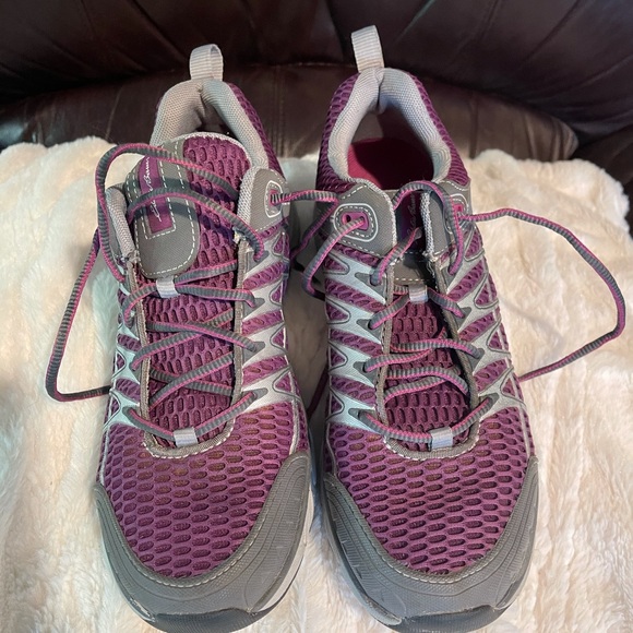 Shoes - Picture 1 of 2